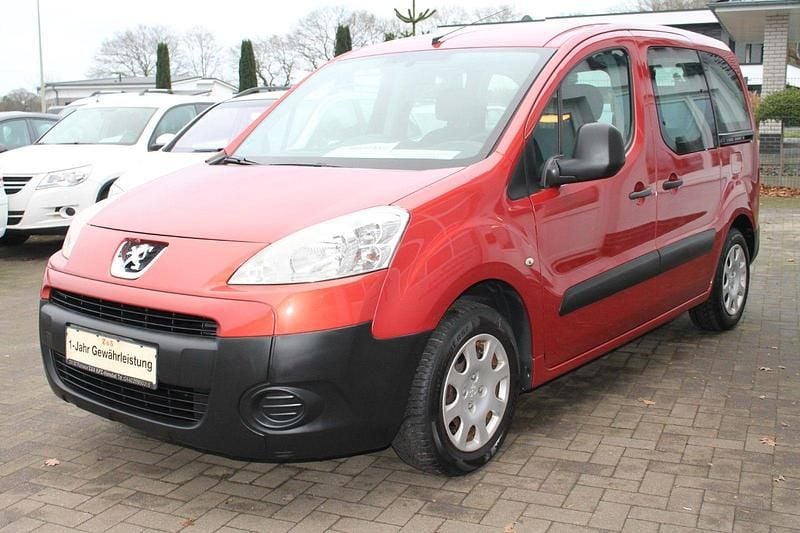 Gebraucht Peugeot Partner Tepee Tendance 90 PS (66 kW) 2010 Rot Van / Kleinbus