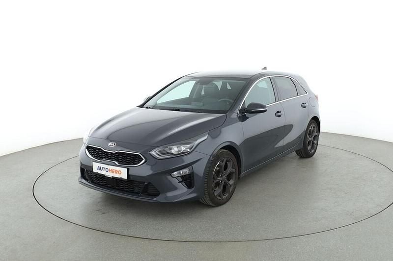 Grau Gebraucht 2018 Kia Ceed Spirit Limousine | 14.290 € (Fairer Preis) - Bild 1/3