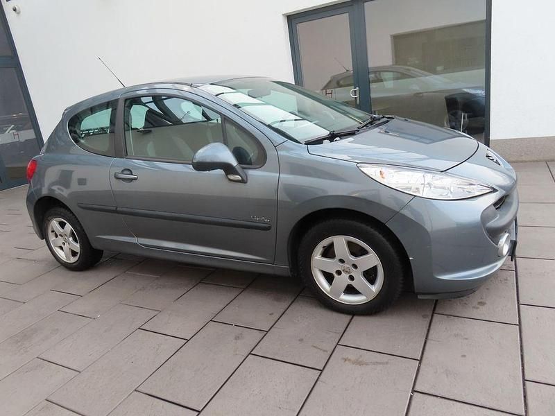 Gebraucht Peugeot 207 Urban Move 95 PS (69 kW) 2009 Grau Kleinwagen