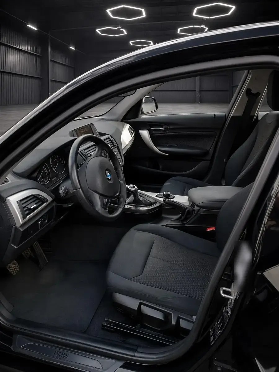 Gebraucht BMW 114 102 PS (75 kW) 2014 Schwarz Kleinwagen