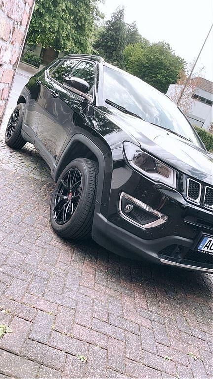Gebraucht Jeep Compass Limited 170 PS (125 kW) 2019 Schwarz SUV