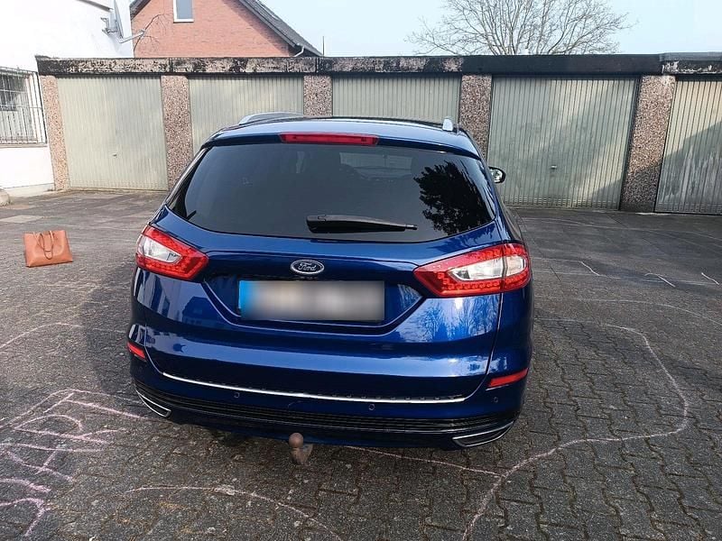 Second-hand Ford Mondeo 218 CP (160 kW) 2018 Albastru Break