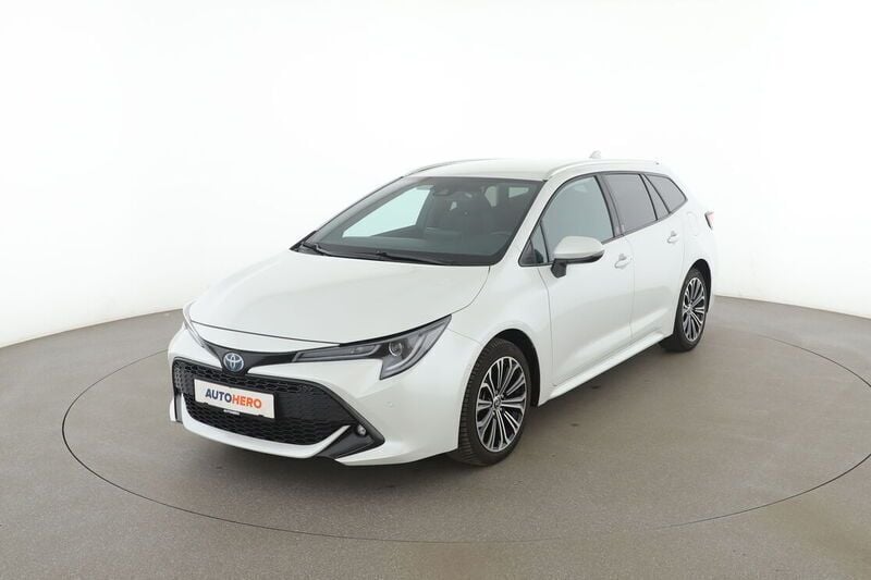 Weiß Gebraucht 2022 Toyota Corolla Team Kombi | 23.740 € (Guter Preis) - Bild 1/4