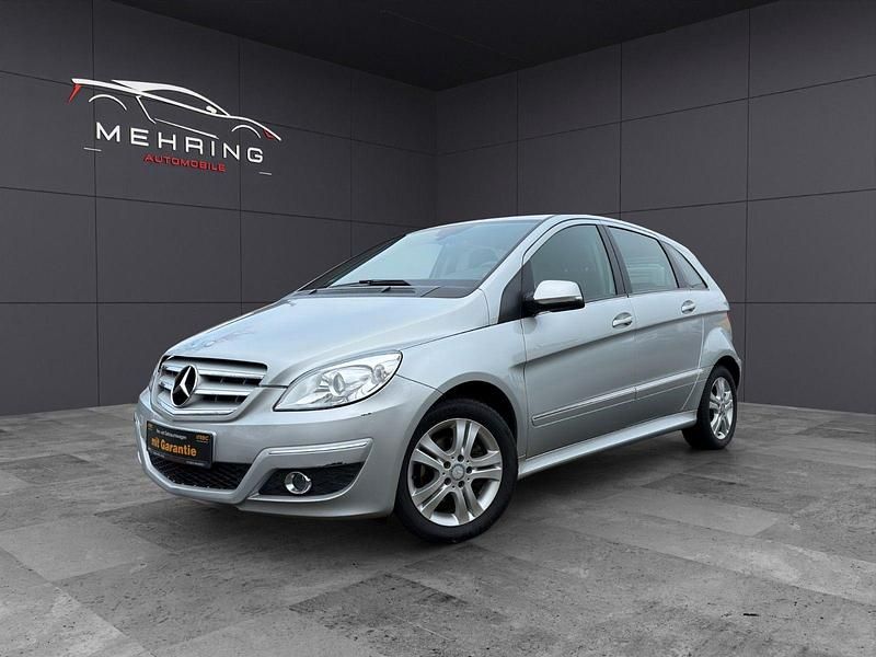 Gebraucht Mercedes B180 116 PS (85 kW) 2011 Silber Van / Kleinbus
