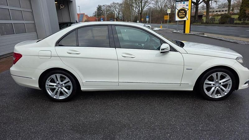 Gebraucht Mercedes C180 Avantgarde 120 PS (88 kW) 2012 Weiß Limousine