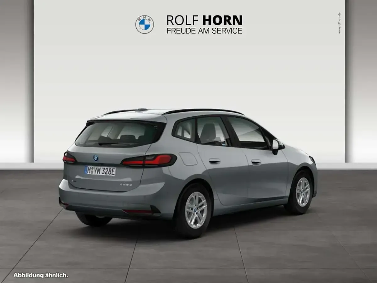 Gebraucht BMW 225 Active Tourer 245 PS (180 kW) 2024 Skyscraper grau Van / Kleinbus