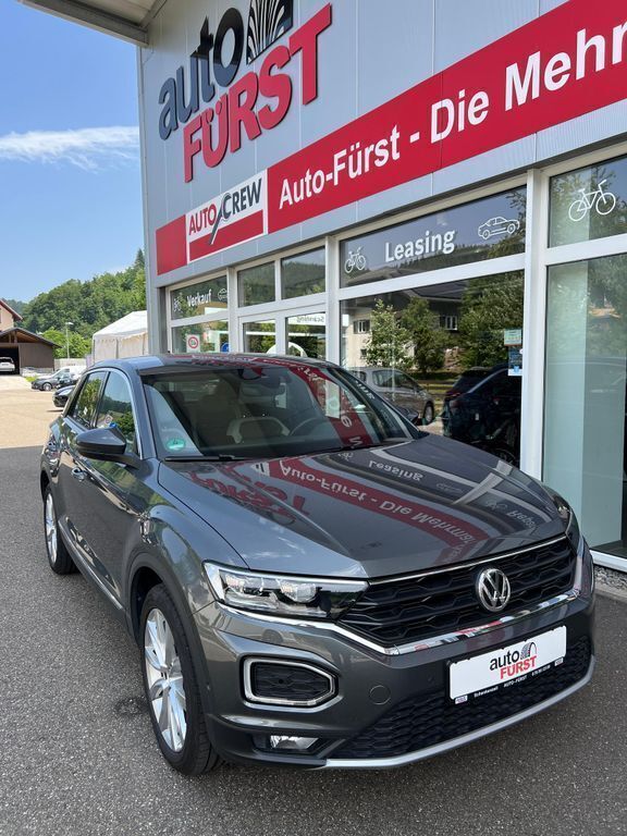 Indiumgrau metallic (metallic) Gebraucht 2019 VW T-Roc Sportline SUV | 26.990 € (Etwas zu teuer) - Bild 1/4