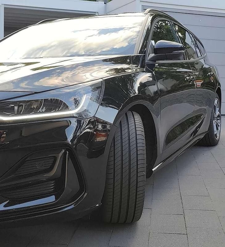 Schwarz Gebraucht 2023 Ford Focus ST-Line X Kombi | 21.300 € (Guter Preis) - Bild 1/4