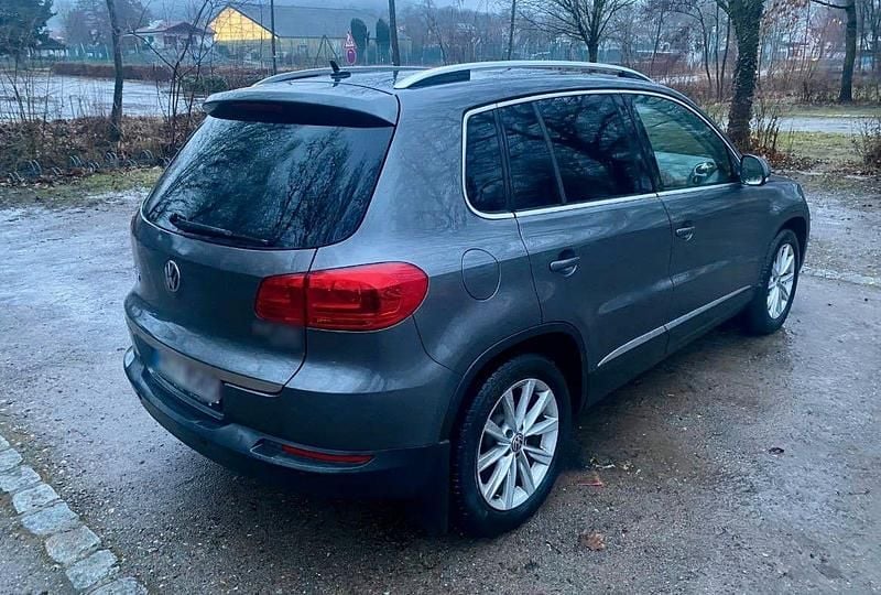 Gebraucht VW Tiguan 140 PS (102 kW) 2014 Grau SUV