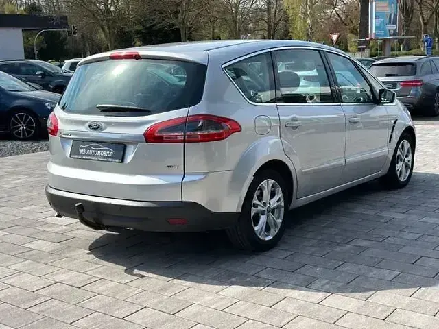 Używany Ford S-MAX Titanium 140 KM (102 kW) 2010 Srebrny Minivan