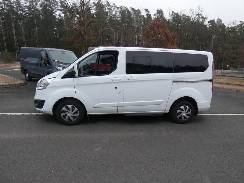 Gebraucht Ford Tourneo Titanium 170 PS (125 kW) 2016 Weiß Kombi