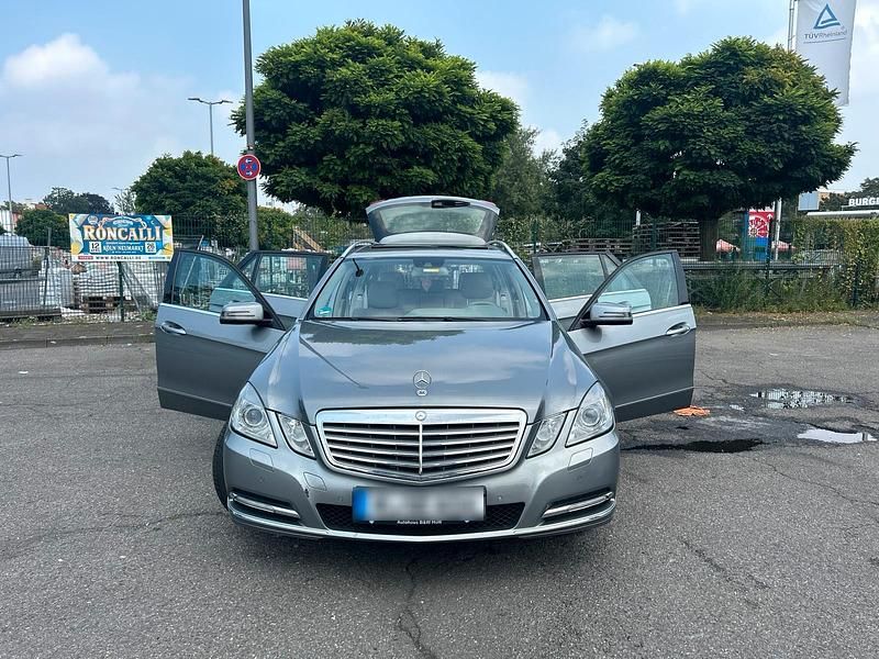 Gebraucht Mercedes E300 231 PS (169 kW) 2012 Grau Kombi