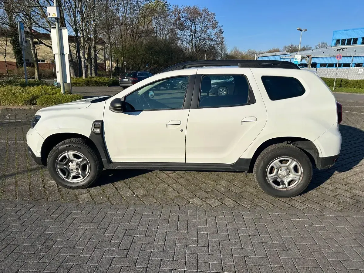 Gebraucht Dacia Duster Comfort 114 PS (83 kW) 2019 Weiß SUV
