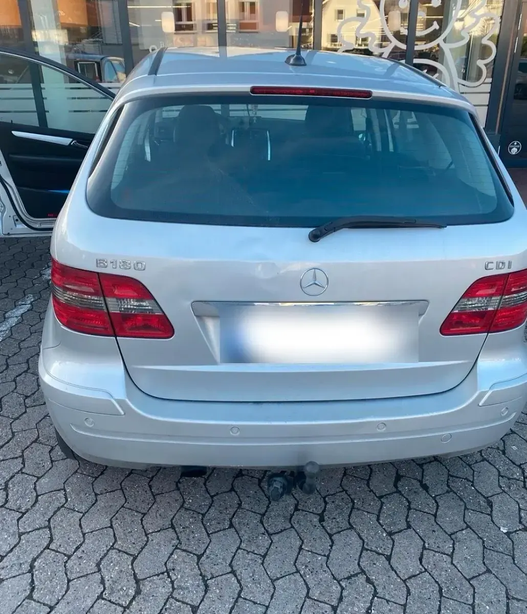 Gebraucht Mercedes B180 110 PS (80 kW) 2008 Silber Van / Kleinbus