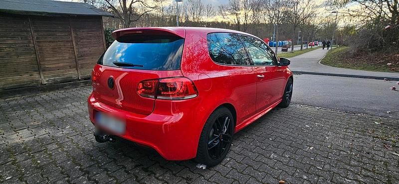 Gebraucht VW Golf R-line 122 PS (89 kW) 2010 Rot Coupé