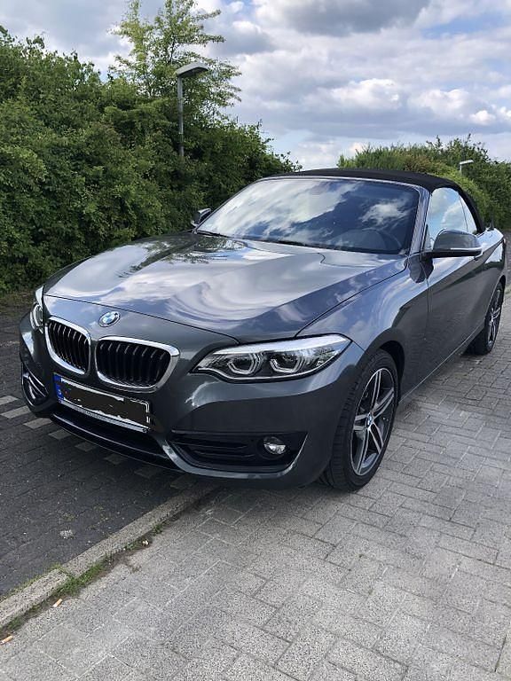 Grau Gebraucht 2018 BMW 218 Sport Line Cabrio | 19.850 € (Fairer Preis) - Bild 1/4