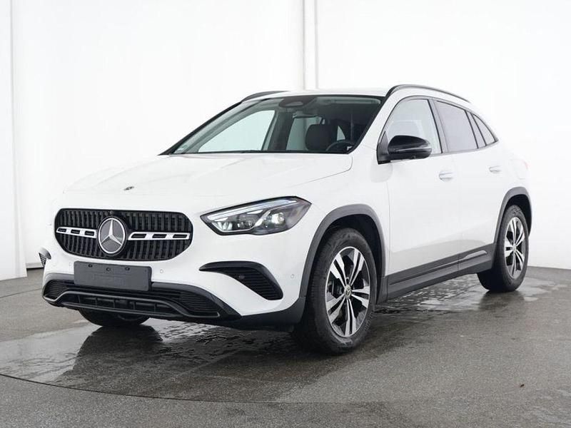 Gebraucht Mercedes GLA220 Progressive 190 PS (139 kW) 2024 Weiß SUV