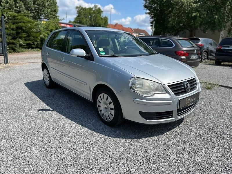 Silber Gebraucht 2009 VW Polo Comfortline Limousine | 1.990 € (Superpreis) - Bild 1/4