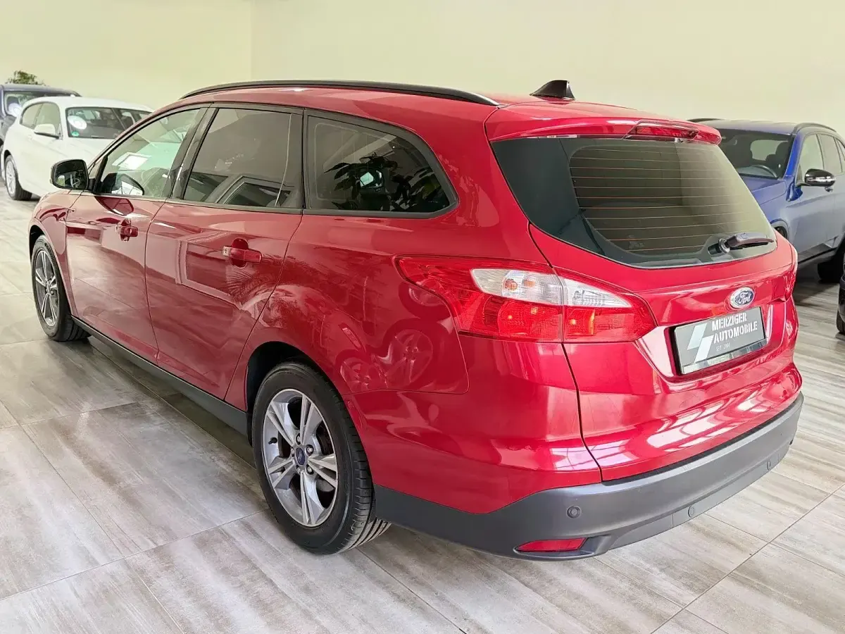 Gebraucht Ford Focus SYNC Edition 125 PS (91 kW) 2014 Rot Kombi