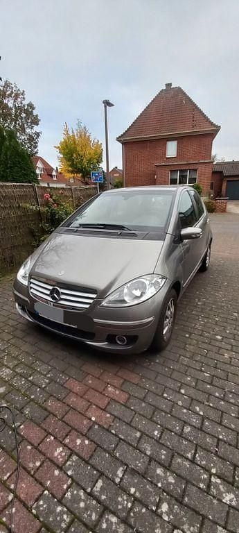 Grau Gebraucht 2005 Mercedes A170 Elegance Limousine | 2.900 € (Superpreis) - Bild 1/4