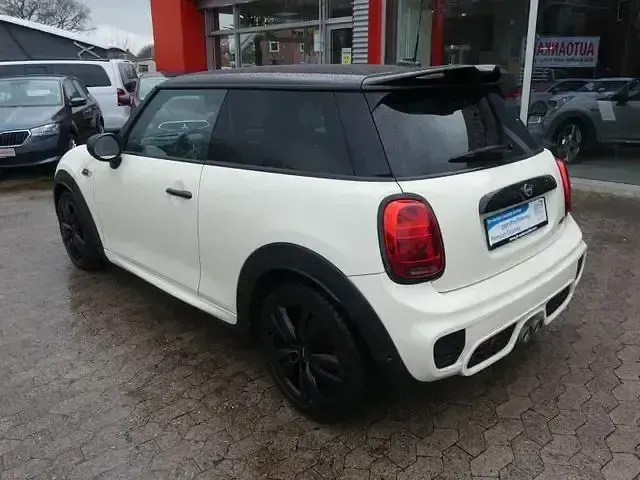 Używany Mini John Cooper Works 231 KM (169 kW) 2020 Biały Hatchback