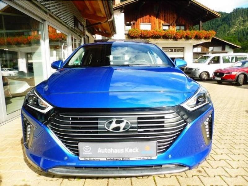 Blau Gebraucht 2017 Hyundai Ioniq Premium Kleinwagen | 14.900 € (Superpreis) - Bild 1/4