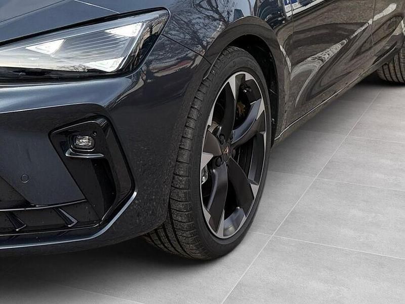 Neu Cupra Leon 150 PS (110 kW) 2026 Grau Limousine
