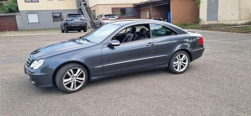 Grau Gebraucht 2008 Mercedes CLK280 Coupé | 3.999 € (Superpreis) - Bild 1/4