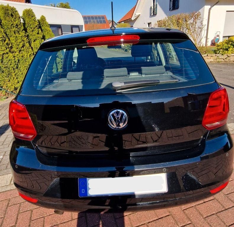 Używany VW Polo 90 KM (66 kW) 2015 Czarny Sedan/Limuzyna