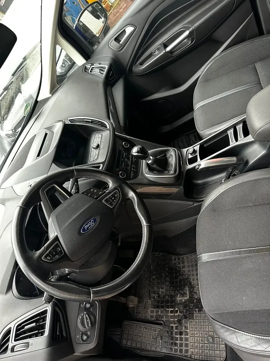 Gebraucht Ford Grand C-Max Titanium 150 PS (110 kW) 2017 Blau Van / Kleinbus