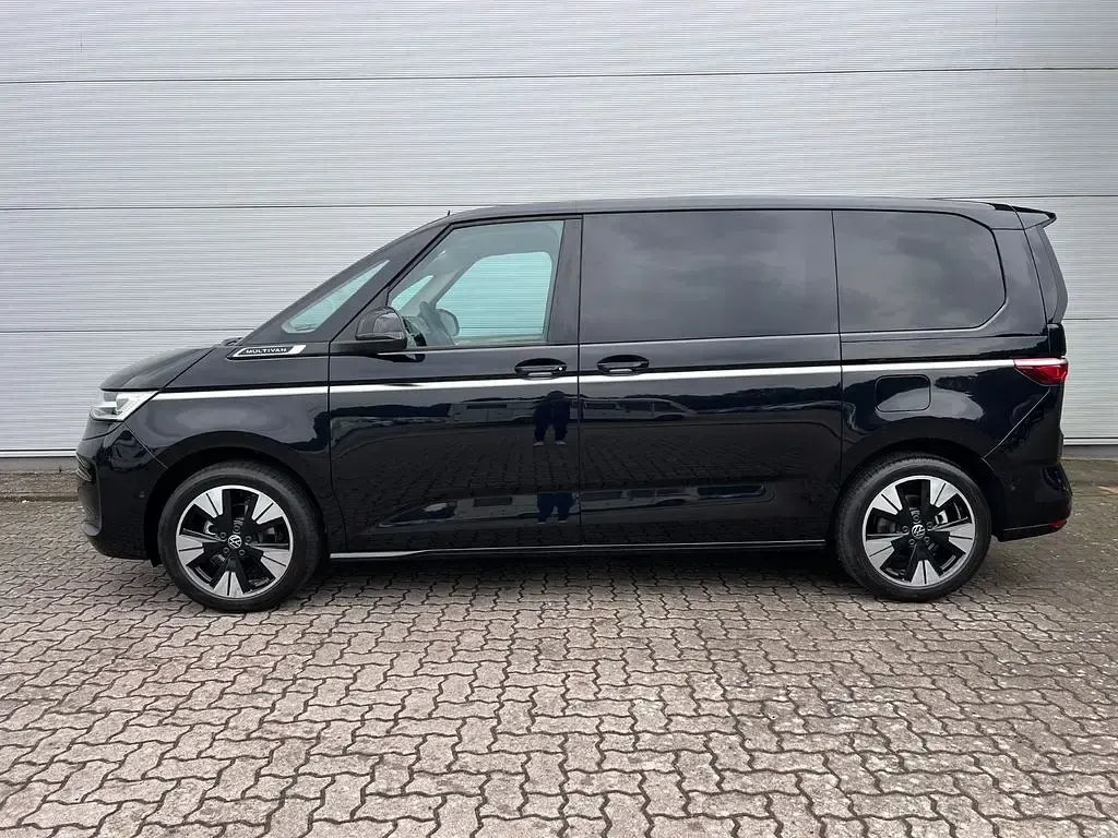 Neu VW Multivan Style 150 PS (110 kW) 2025 Schwarz Van / Kleinbus