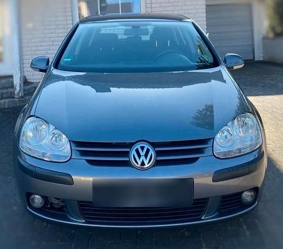 Gebraucht VW Golf V 2004 Grau Kleinwagen