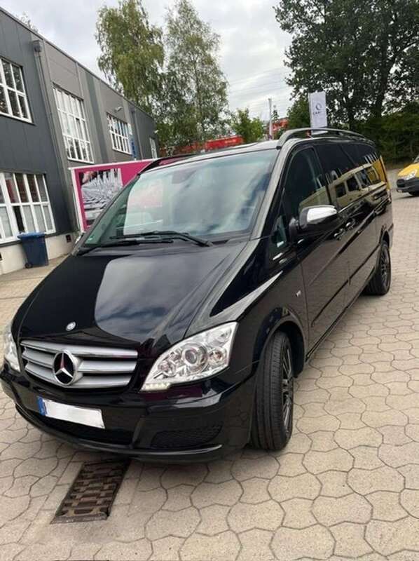 Schwarz Gebraucht 2011 Mercedes Viano Van / Kleinbus | 19.800 € (Fairer Preis) - Bild 1/4