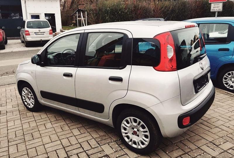 Gebraucht Fiat Panda Easy 69 PS (50 kW) 2015 Silber Limousine