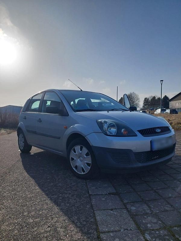 Gebraucht Ford Fiesta 70 PS (51 kW) 2006 Grau Kleinwagen