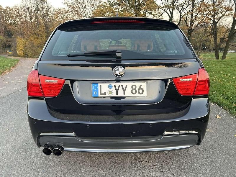 Gebraucht BMW 330 Sport Line 272 PS (200 kW) 2012 Kombi