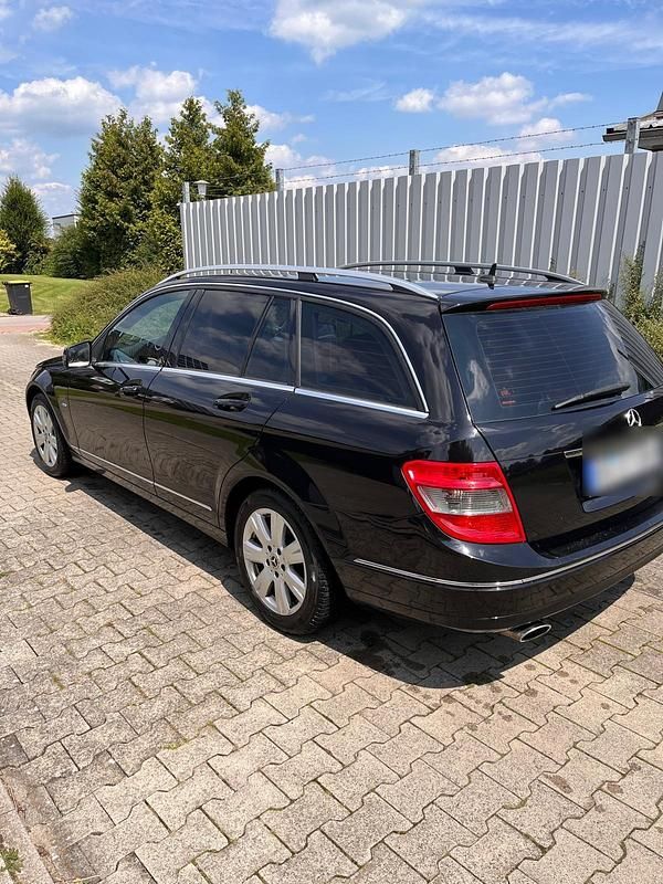 Schwarz Gebraucht 2011 Mercedes C200 Kombi | 3.000 € (Superpreis) - Bild 1/4
