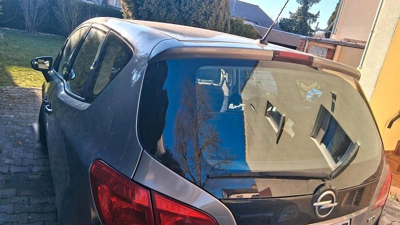 Gebraucht Opel Meriva 105 PS (77 kW) 2010 Braun Van / Kleinbus