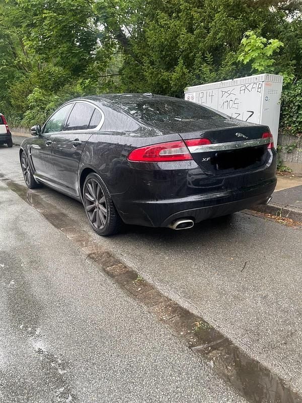Schwarz Gebraucht 2010 Jaguar XF Luxury Limousine | 5.700 € (Teuer) - Bild 1/4