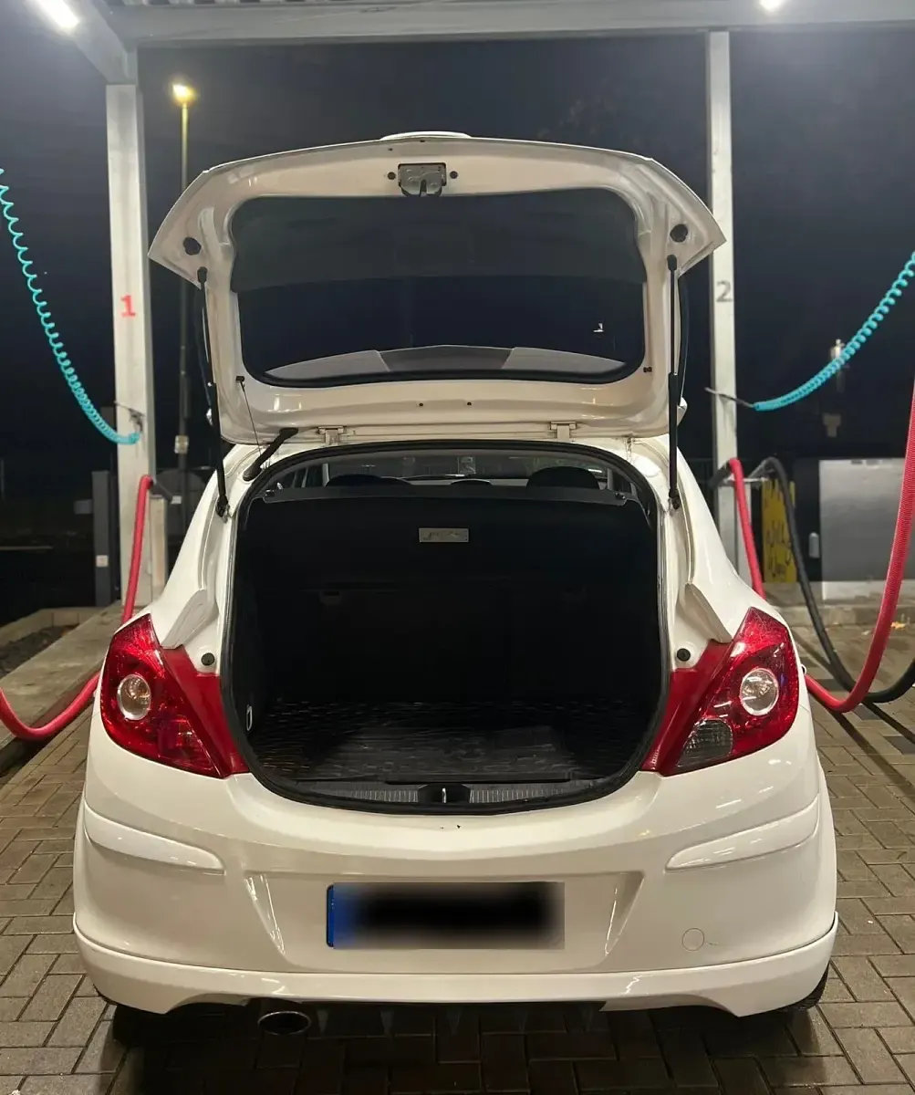 Używany Opel Corsa OPC 90 KM (66 kW) 2007 Biały Hatchback