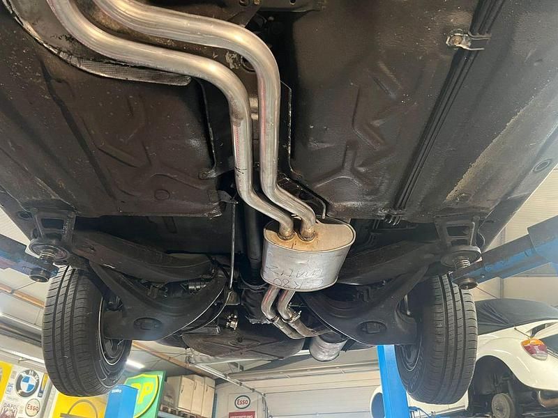 Gebraucht Mercedes 280 185 PS (136 kW) 1985 Silber Coupé