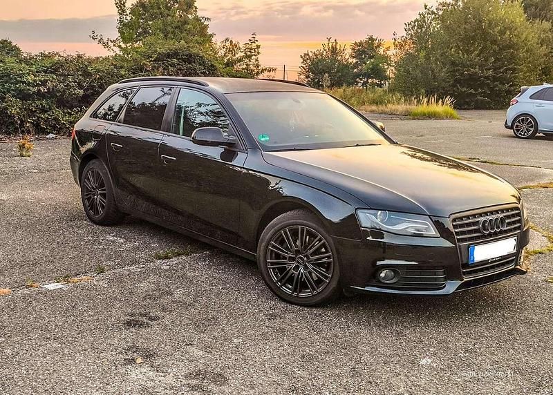 Schwarz Gebraucht 2010 Audi A4 Ambiente Kombi | 5.800 € - Bild 1/4