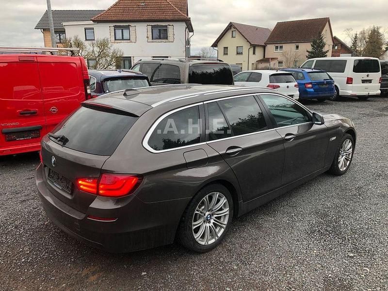 Gebraucht BMW 523 204 PS (150 kW) 2011 Grau Limousine
