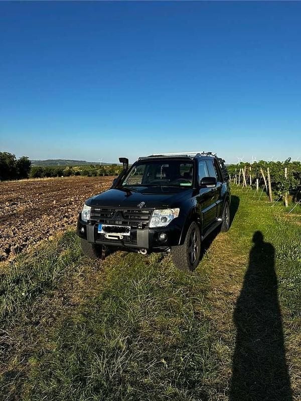 Gebraucht 2008 Mitsubishi Pajero Instyle SUV | 19.500 € - Bild 1/4