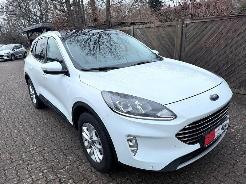 Gebraucht Ford Kuga Titanium 152 PS (111 kW) 2021 Weiß SUV