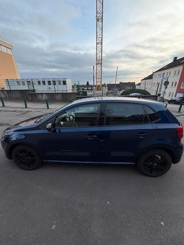 Gebraucht VW Polo Match 69 PS (50 kW) 2013 Blau Kleinwagen