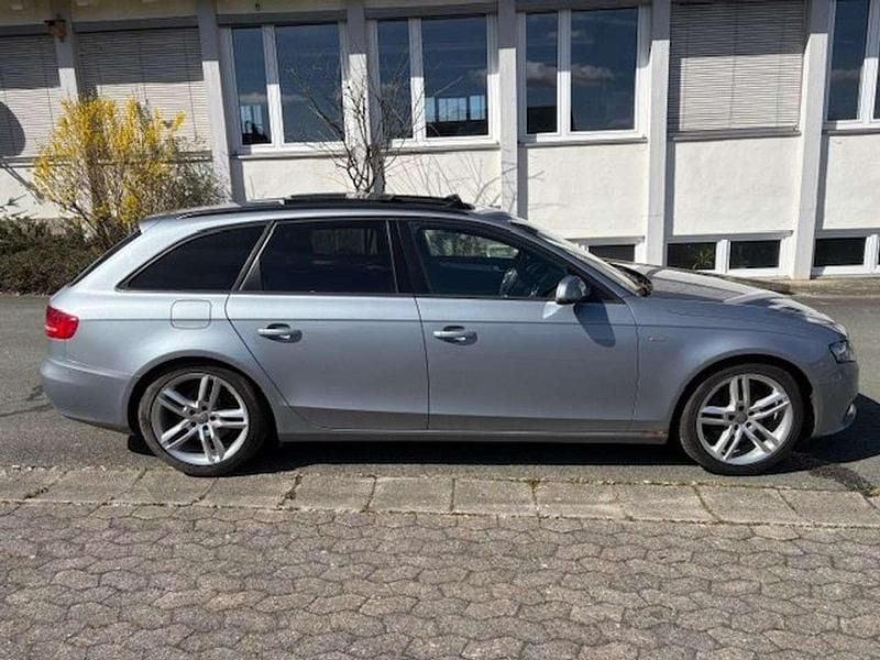 Gebraucht Audi A4 S-Line 143 PS (105 kW) 2011 Monzasilber metallic Kombi