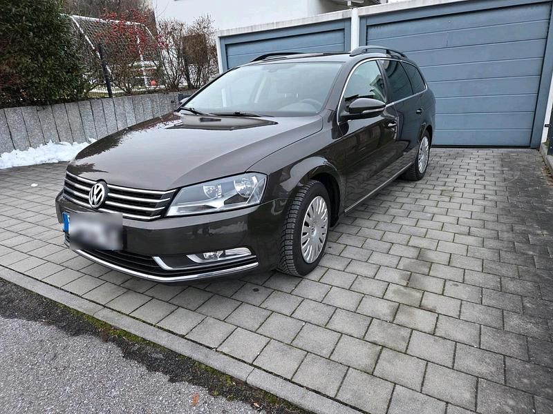 Braun Gebraucht 2013 VW Passat Comfortline Kombi | 7.300 € (Fairer Preis) - Bild 1/4