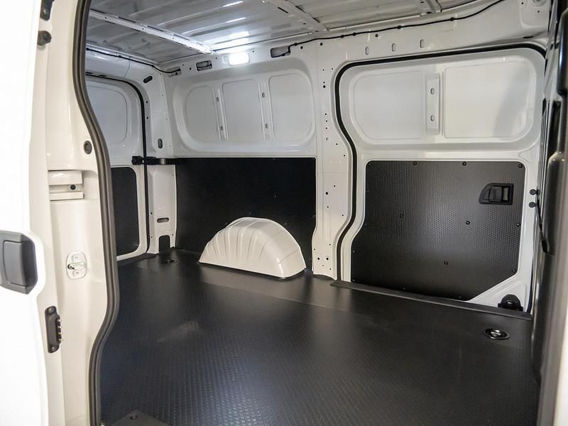 Używany Maxus eDeliver 5 60 kW (82 KM) 2026 Biały Van