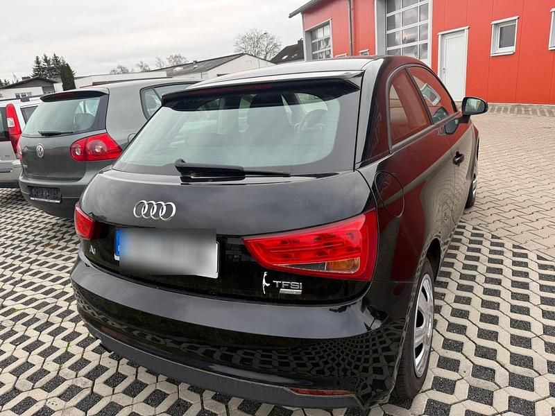 Gebraucht Audi A1 90 PS (66 kW) 2017 Schwarz Kleinwagen